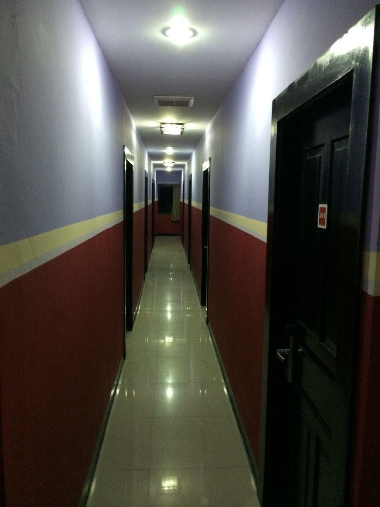 Hollywood Hotel Джакарта Екстер'єр фото